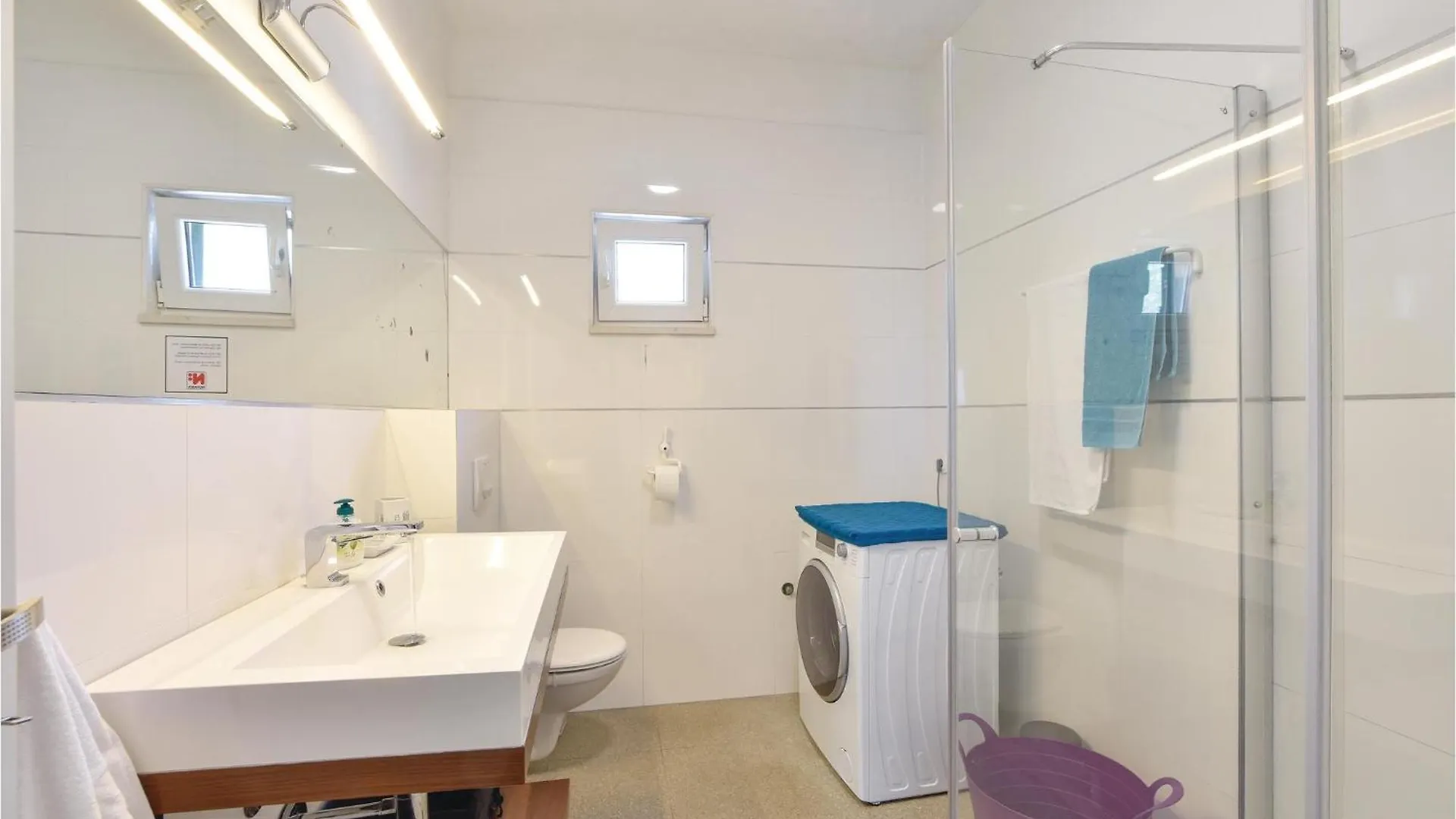 Beautiful Apartment In Kastel Luksic With Wifi Kastela
