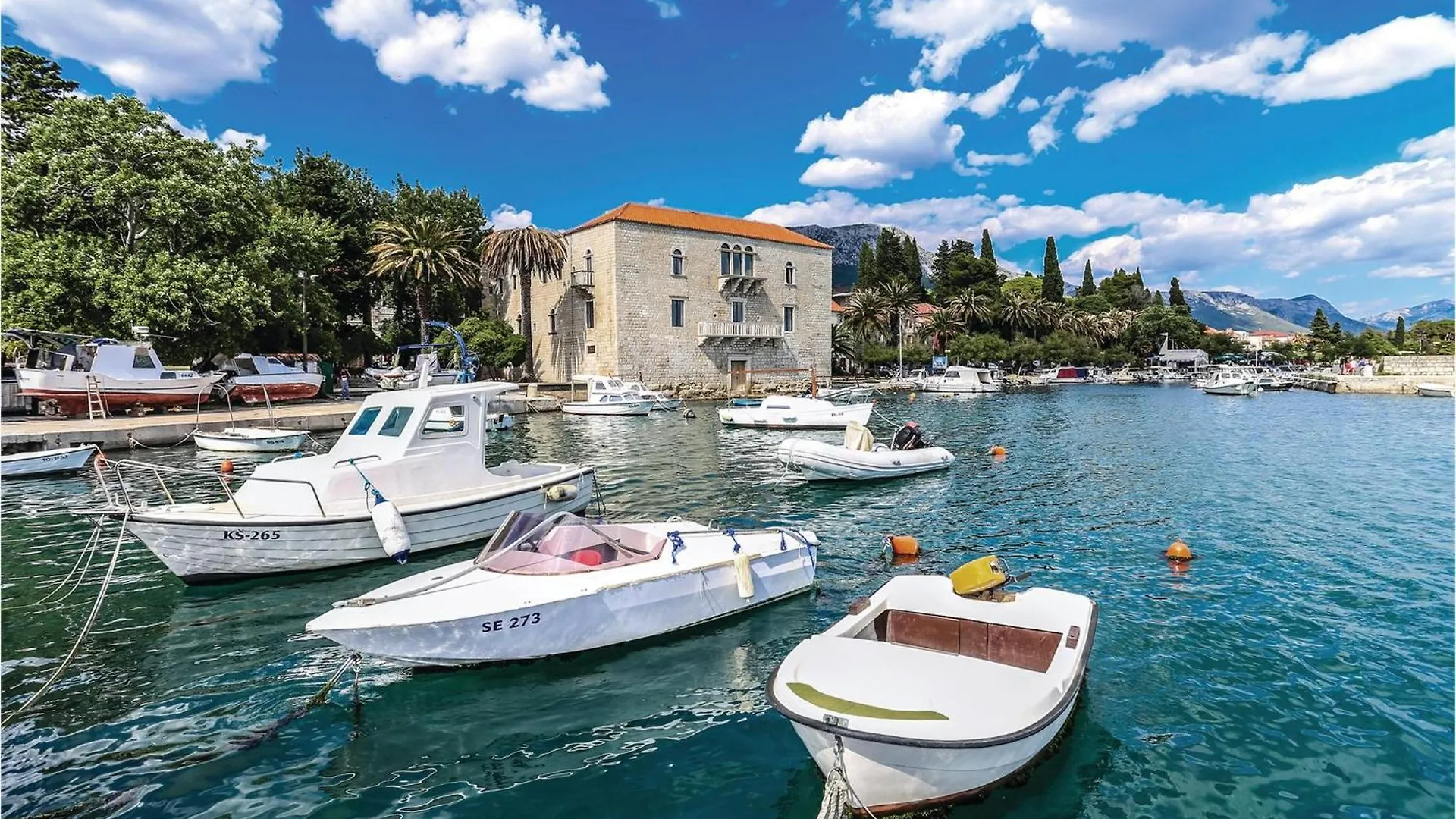 Beautiful Apartment In Kastel Luksic With Wifi Kastela 0*,  Croatia