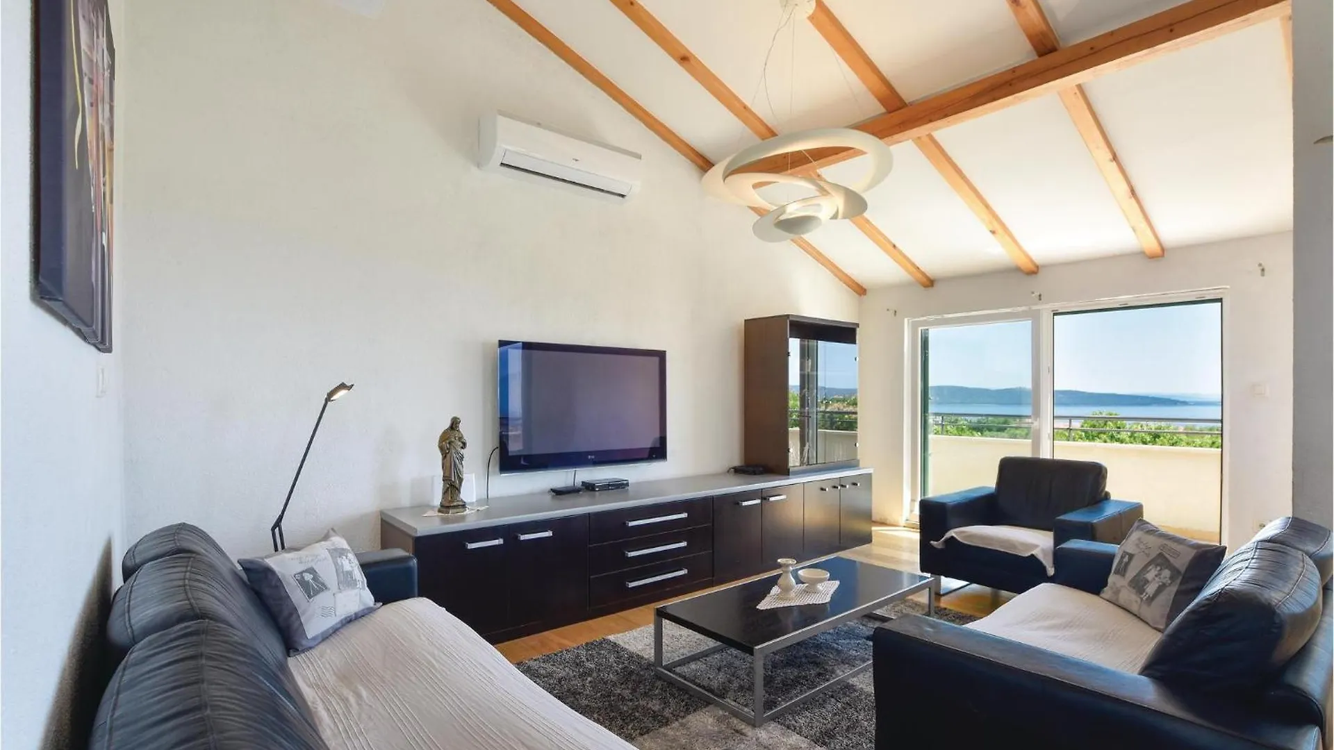 Beautiful Apartment In Kastel Luksic With Wifi Kaštela