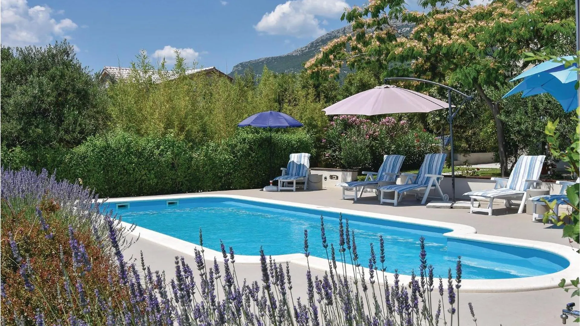 Beautiful Apartment In Kastel Luksic With Wifi Kastela 0*,