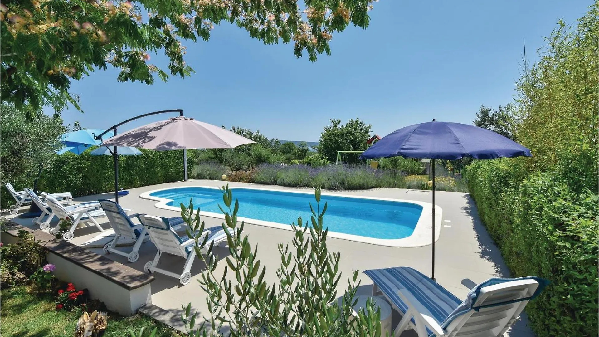 Beautiful Apartment In Kastel Luksic With Wifi Kastela 0*,  Croatia