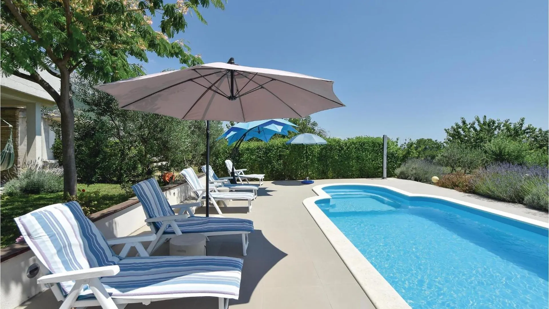 Beautiful Apartment In Kastel Luksic With Wifi Kastela Croatia
