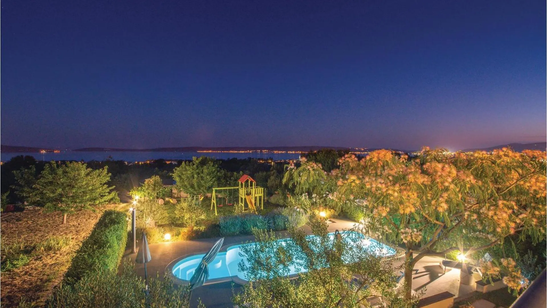 Beautiful Apartment In Kastel Luksic With Wifi Kastela Croatia
