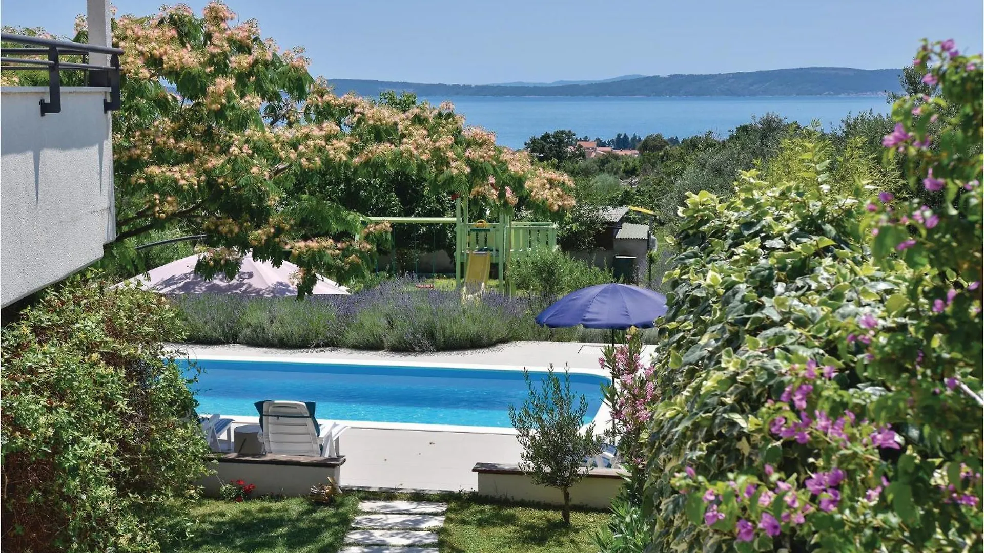 Beautiful Apartment In Kastel Luksic With Wifi Kastela