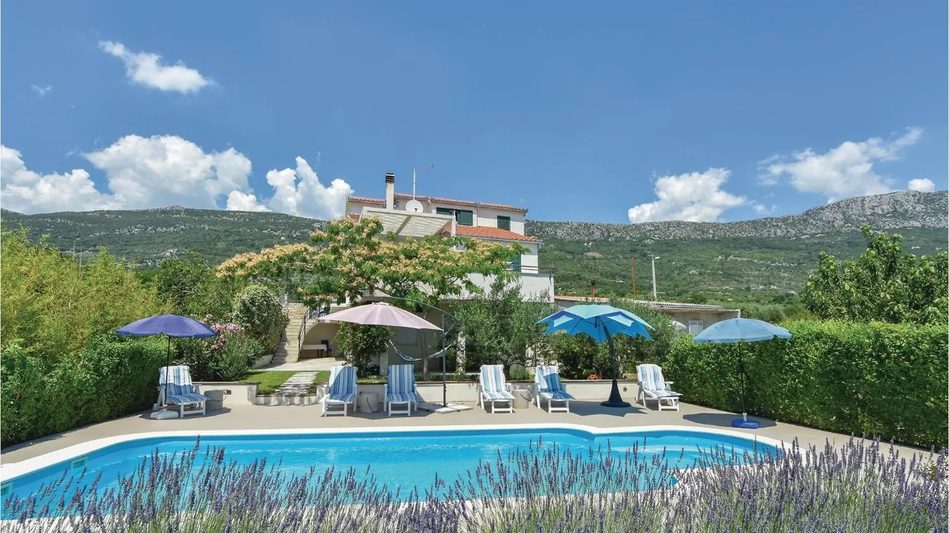Beautiful Apartment In Kastel Luksic With Wifi Kastela 0*,