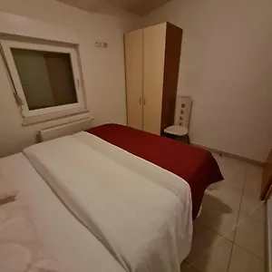  Apartamento And Niki 2